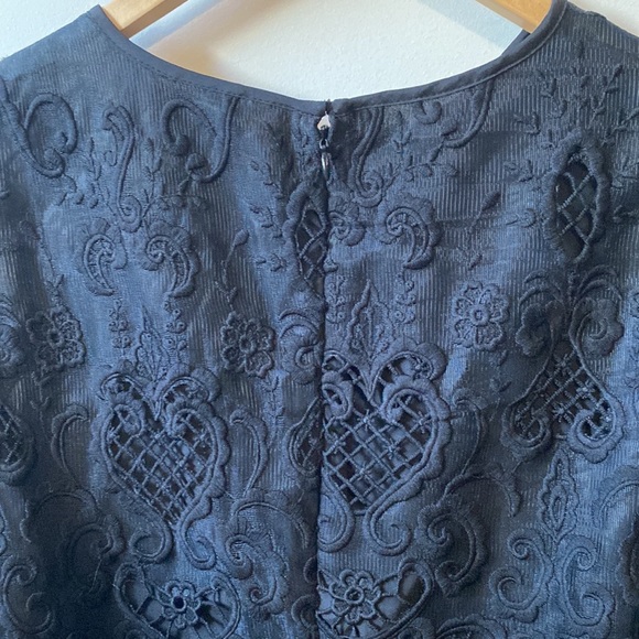 Darling London Lace Sheath Dress - Picture 5 of 7